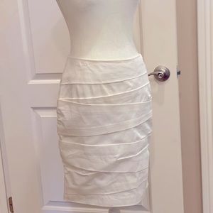 White side runched pencil skirt knee length 6